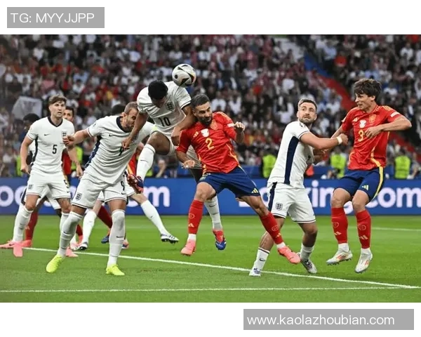 足球明星在赛后弹奏钢琴庆祝胜利展现多才多艺魅力与激情